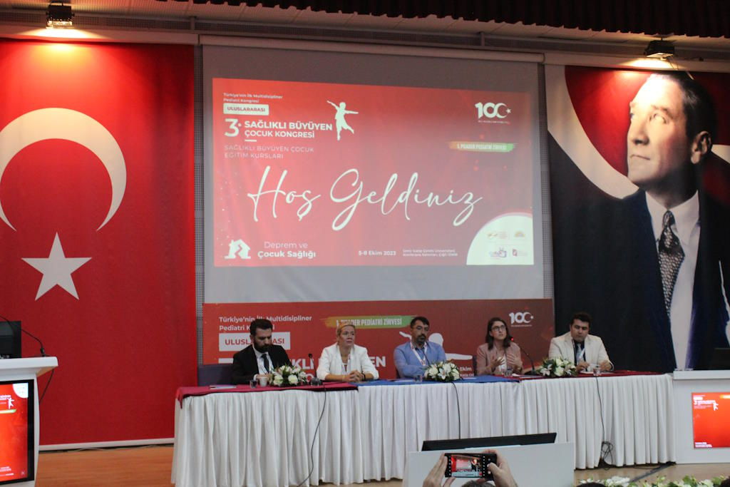 3. Uluslararası Sağlıklı Büyüyen Çocuk Kongresi Büyük Katılımla İzmir’de Gerçekleşti.